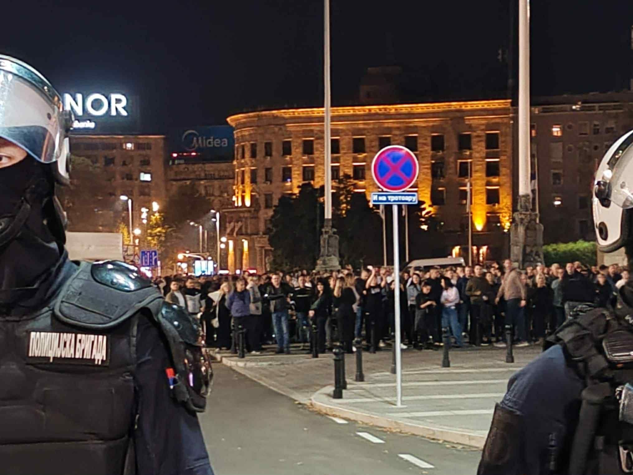 Policija razdvaja pristalice vlasti i demonstrante u Beogradu