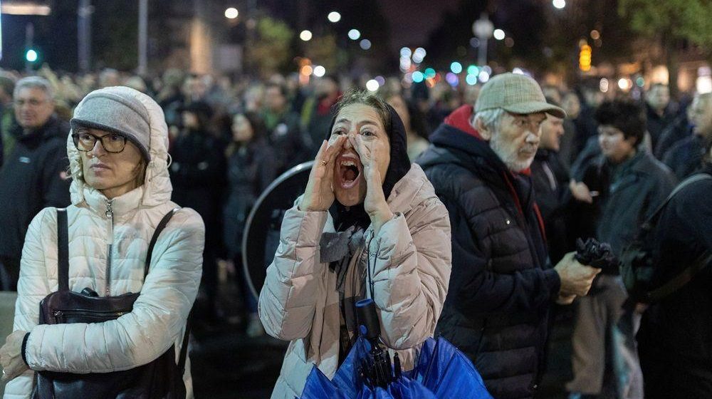 Novosadski studenti pozivaju na podršku Hrki ispred Skupštine Srbije: "Dijana, stižemo" 1