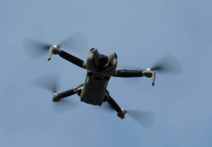 Holandska vojska je otvorila vatru na dronove iznad vazduhoplovne baze Volkel na istoku zemlje, a ostaci letelica nisu pronađeni, saopštilo je danas tamošnje ministarstvo odbrane.