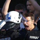 Napetosti u Beogradu: Mirno kod Skupštine Srbije, Štimcu opet određeno policijsko zadržavanje 5