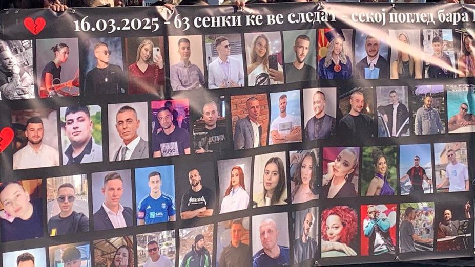 Suđenje za tragediju u Kočanima: 'Tražim pravdu za sina jedinca' 1 Fotografije žrtava tragedije u Kočanima na velikom transparentu