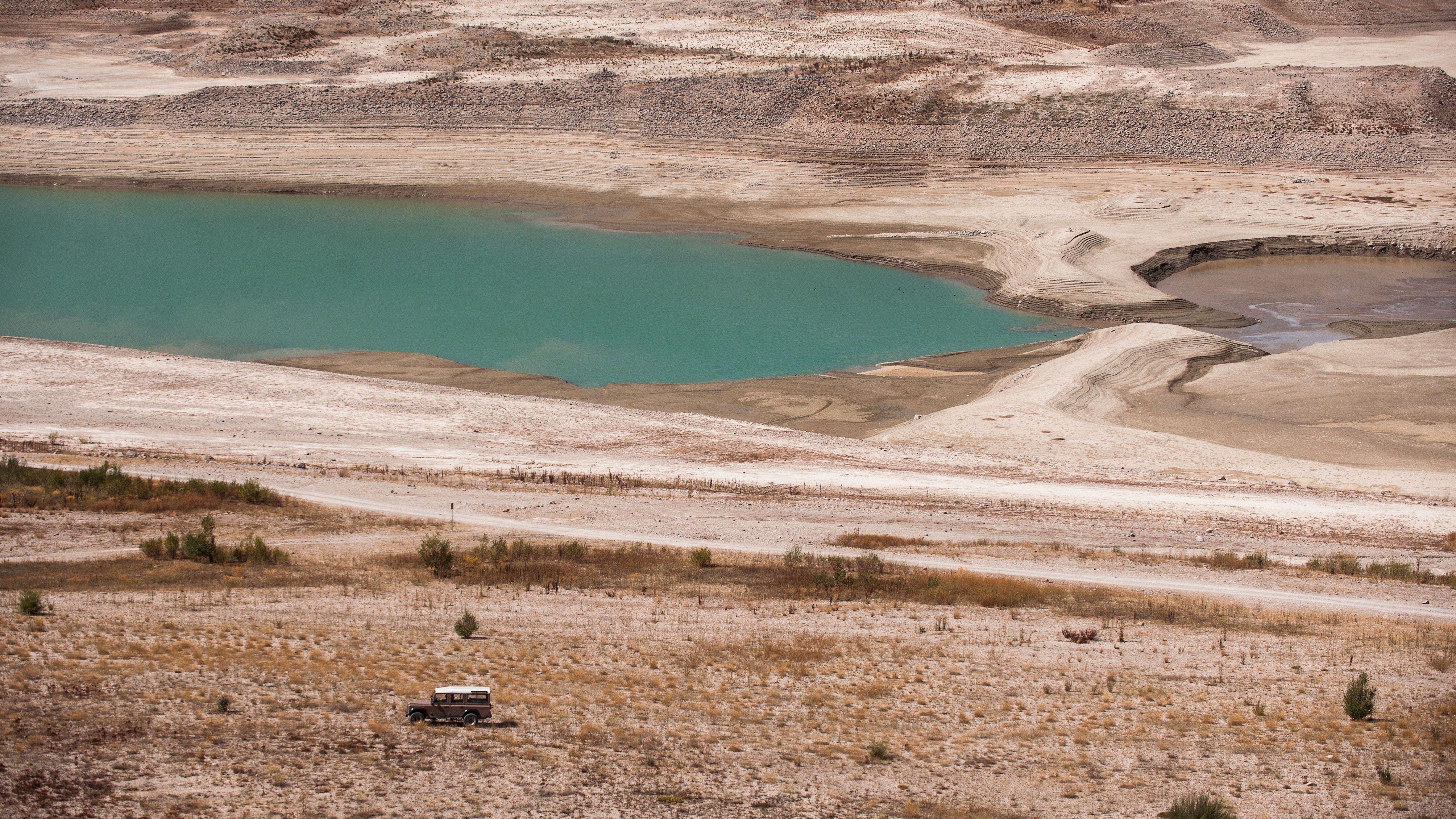 Rezervoar brane Lar sa pozamašnim nivoom vode 2014. godine