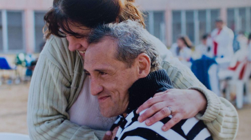 'Rodila sam dete čoveku koji je bio u zatvoru sa mojim sinom' 9