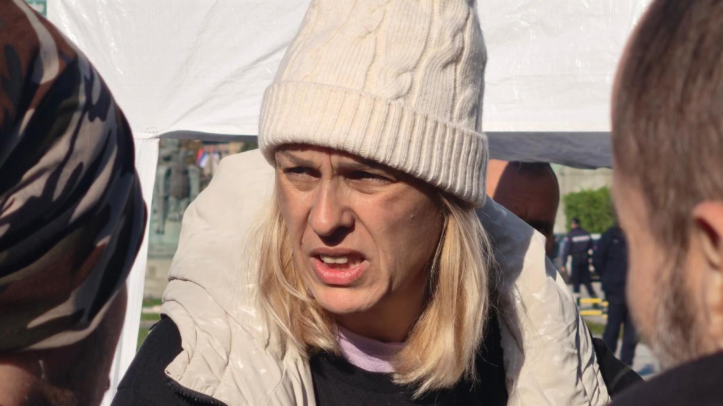 Ko štrajkuje glađu u centru Beograda i zašto 1 dijana hrka, dijana hrka štrajkuje glađu