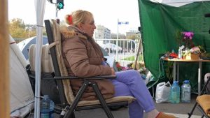 Štrajkovi glađu: Prevozniku Jaćimoviću pozlilo, opozicioni lider se vezao za njegov autobus 1