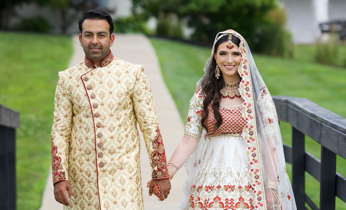 Sami i Safi u tradicionalnim nošnjama na venčanju, muškarac i žena na venčanju, venčanje muslimana i Jevrejke