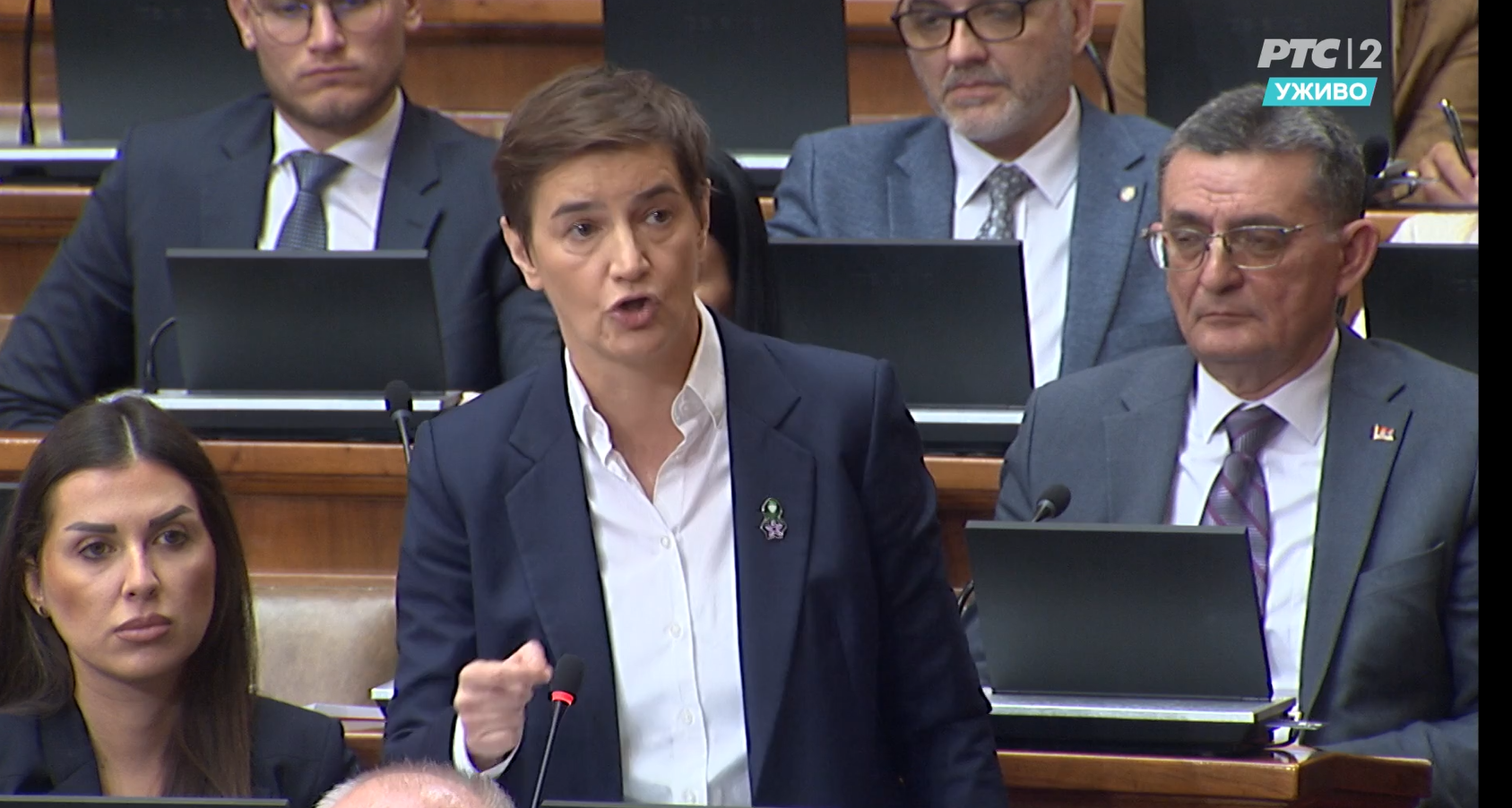 Završen rad Skupštine za danas, nastavak sutra ujutru, u 10 časova: Dijana Hrka i dalje štrajkuje glađu ispred 8 Završen rad Skupštine za danas, nastavak sutra ujutru, u 10 časova: Dijana Hrka i dalje štrajkuje glađu ispred 7