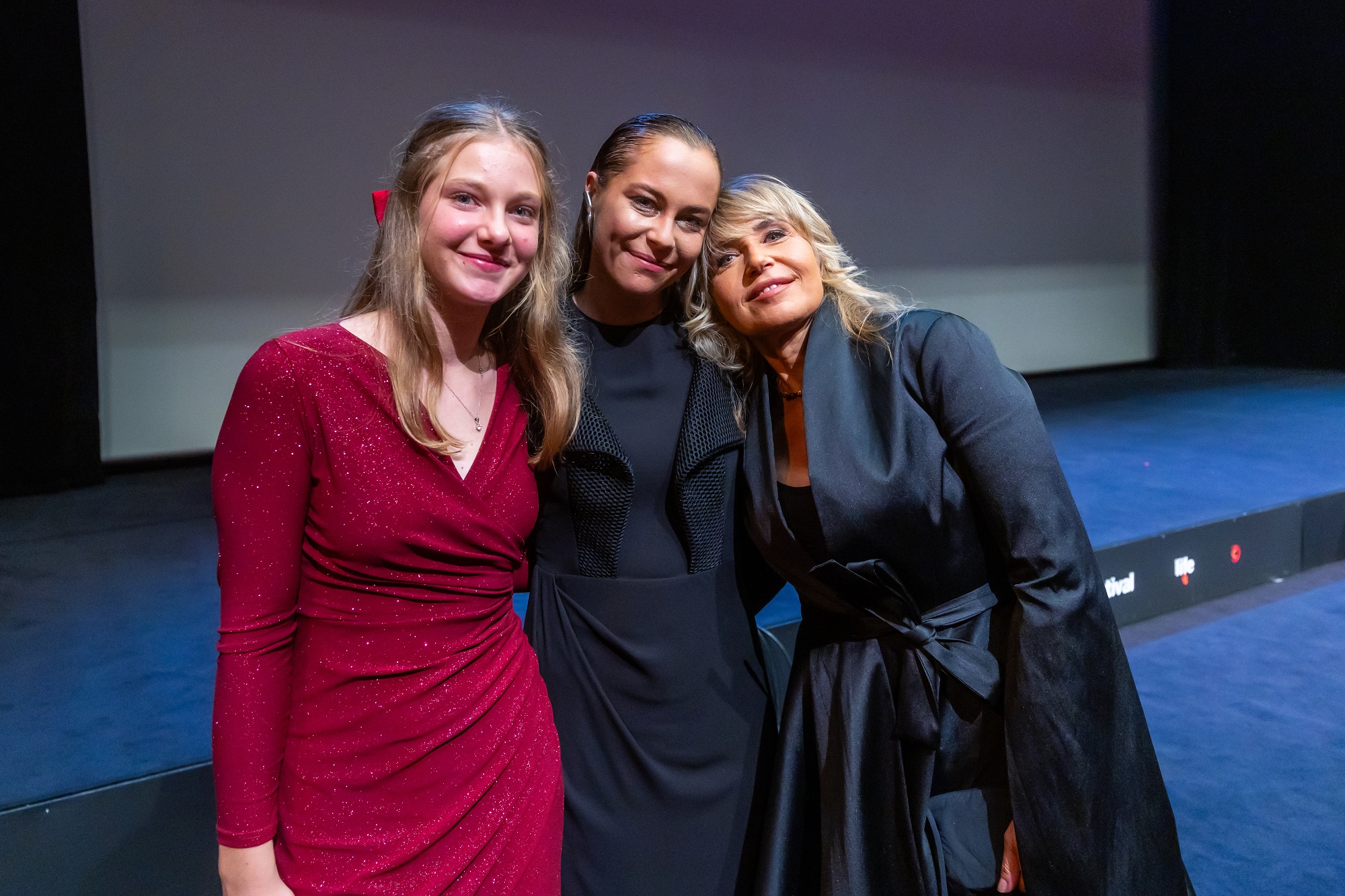 Prepuna sala i ovacije za film “Belo se pere na devedeset” i Anicu Dobru na otvaranju 36. Ljubljanskog filmskog festivala 3