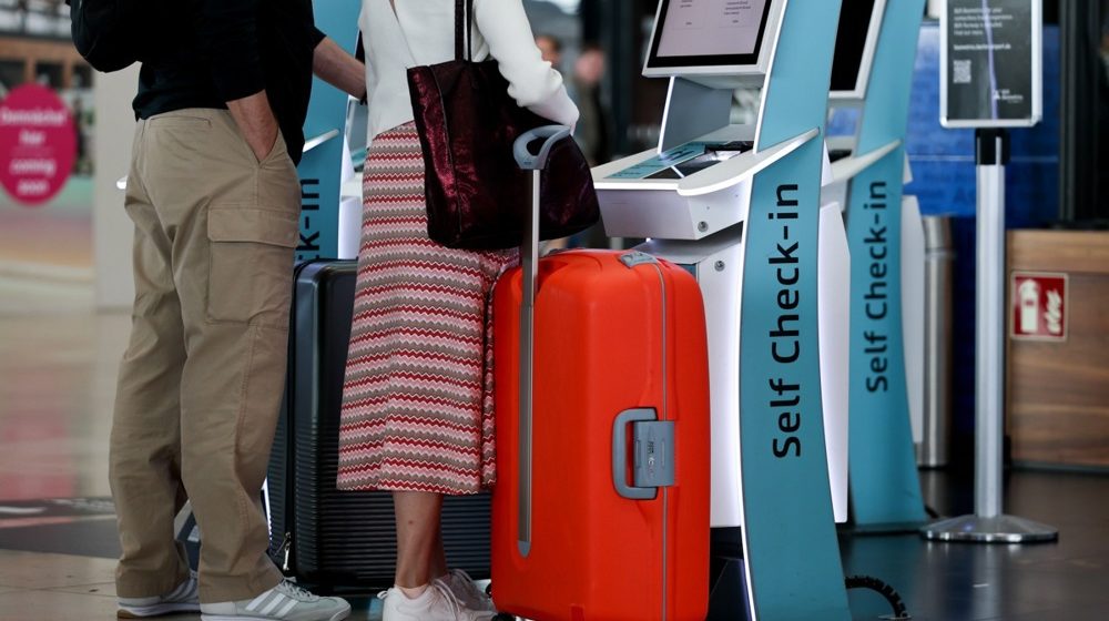 Policija nije našla dron: Posle blokade ponovo otvoren berlinski aerodrom 1