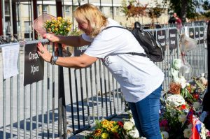 Pokažimo da nije sama, ova borba nije samo njena: Podrška Dijani Hrki na Đačkom trgu u Kragujevcu 2