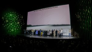 Projekcijom filma „Kako je ovde tako zeleno?“ Nikole Ležaića, održanom pred rasprodatom velikom salom mts Dvorane i uz ovacije publike, u petak, 21. novembra, otvoren je 31. Festival autorskog filma.