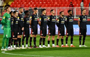 U znak sećanja na trenera Mladena Žižovića FK Radnički 1923 će do kraja godine igrati u crnim dresovima 1