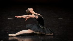 Pod pokroviteljstvom Ministarstva kulture, u četvrtak, 13. novembra 2025. godine, sa početkom u 20 časova u Domu kulture u Pirotu nastupiće Balet Srpskog narodnog pozorišta iz Novog Sada.