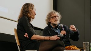 Sala DKC-a nije bila dupke puna, iako se to očekivalo povodom 40 godina od osvajanja Zlatne palme u Kanu za film „Otac na službenom putu“ i 20 godina od Zlatne palme za „Podzemlje“.