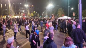 Hitna pomoć: Policajac i žena povređeni ispred Skupštine 1