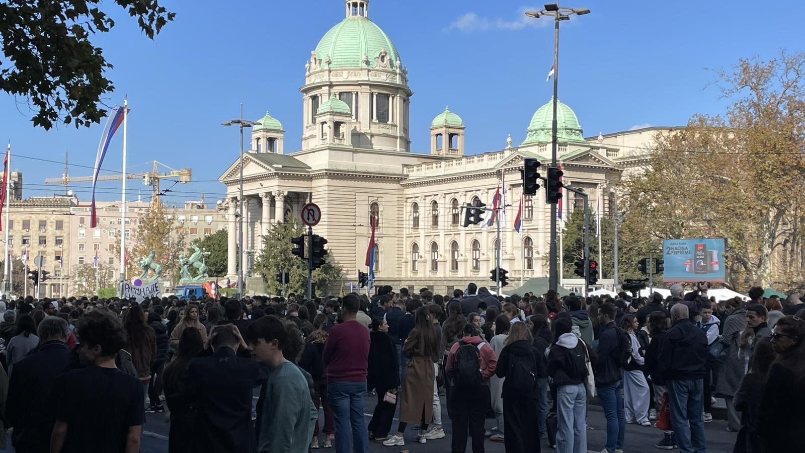 Stotine đaka ispred ispred Skupštine: "Hvala vam, deco" poručila je Dijana Hrka (FOTO, VIDEO) 2
