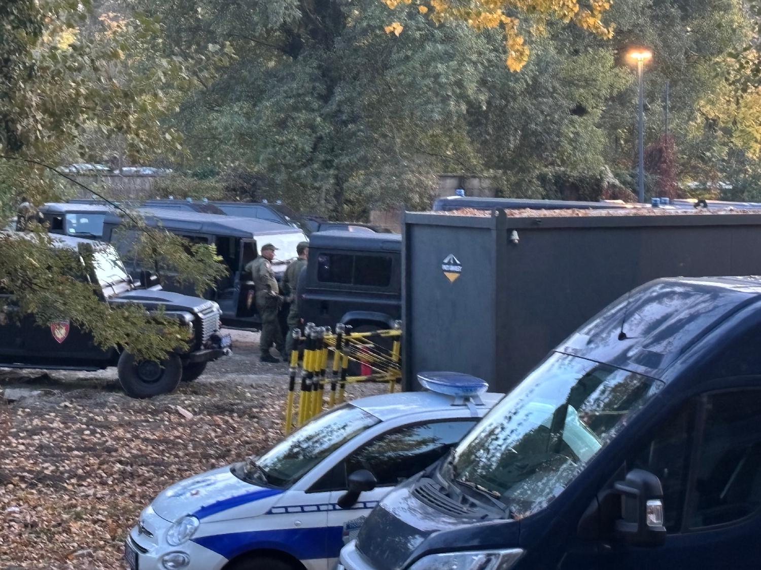 "Vidimo se sutra i svakog drugog dana dok ne bude pravde": Sa 16 minuta tišine i 16 lampiona završen komemorativni skup u Novom Sadu (FOTO/VIDEO) 4