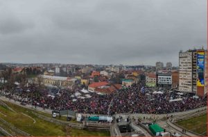  

Izložba „Šetnjom do slobode” fotografa Lazara Novakovića, biće otvorena u sredu, 12. novembra u galeriji kragujevačkog Kluba kulture „Artium”. Otvaranje izložbe je u 18 sati.