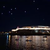 Pušteno 16 lampiona sa Dunava za 16 žrtava pada nadstrešnice (VIDEO) 1