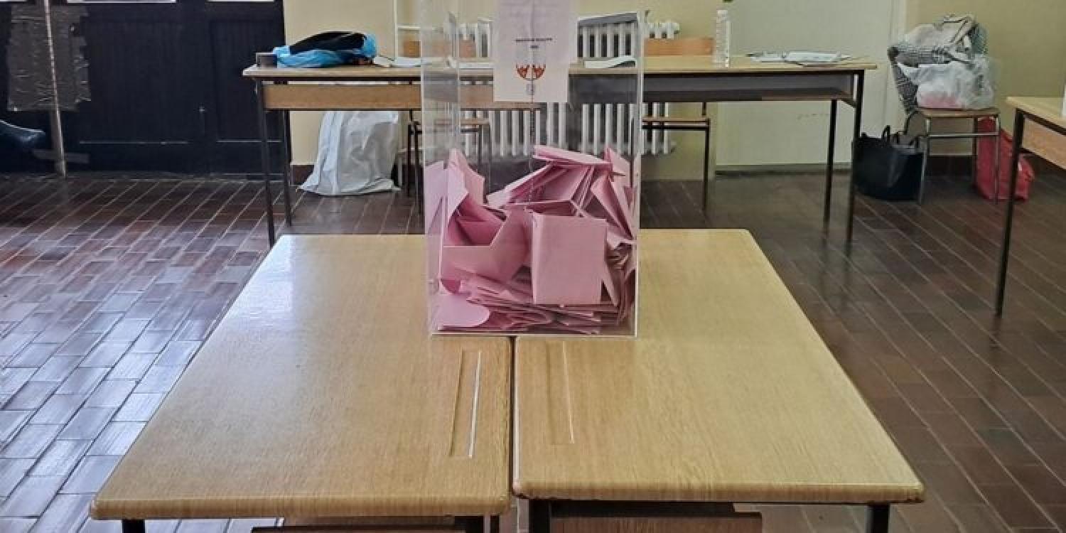 UŽIVO Zatvorena izborna mesta u Mionici, Negotinu i Sečnju: Nepravilnosti i incidenti u svim mestima, posmatrači Crte se povukli iz Mionice, napadnuti poslanici (FOTO, VIDEO) 2