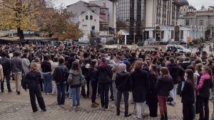 Građani blokirali glavnu autobusku stanicu u Kragujevcu u znak podrške Dijani Hrka i Jaćimoviću 14