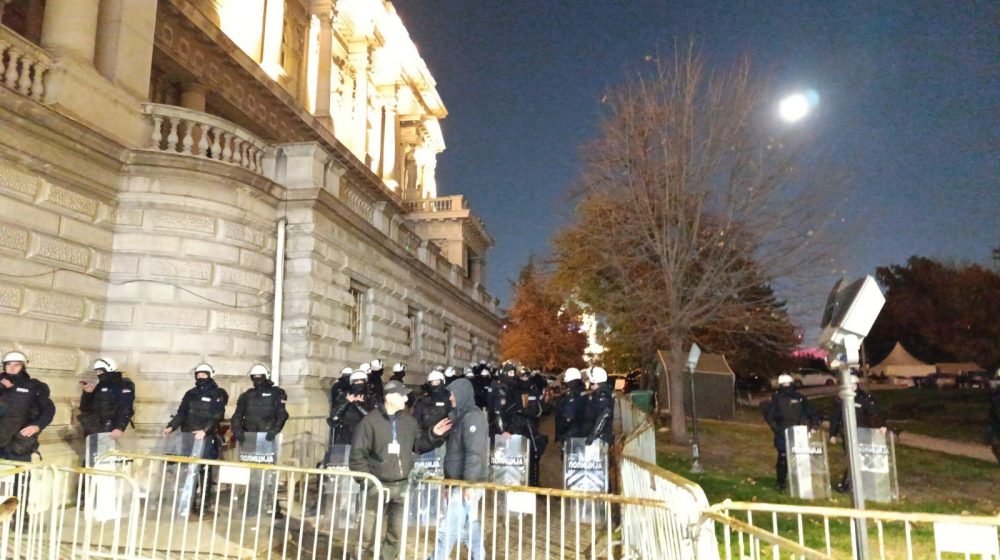 Objavljen snimak koordinatora SNS kako tuče mladića (VIDEO) 1