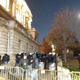 Objavljen snimak koordinatora SNS kako tuče mladića (VIDEO) 7