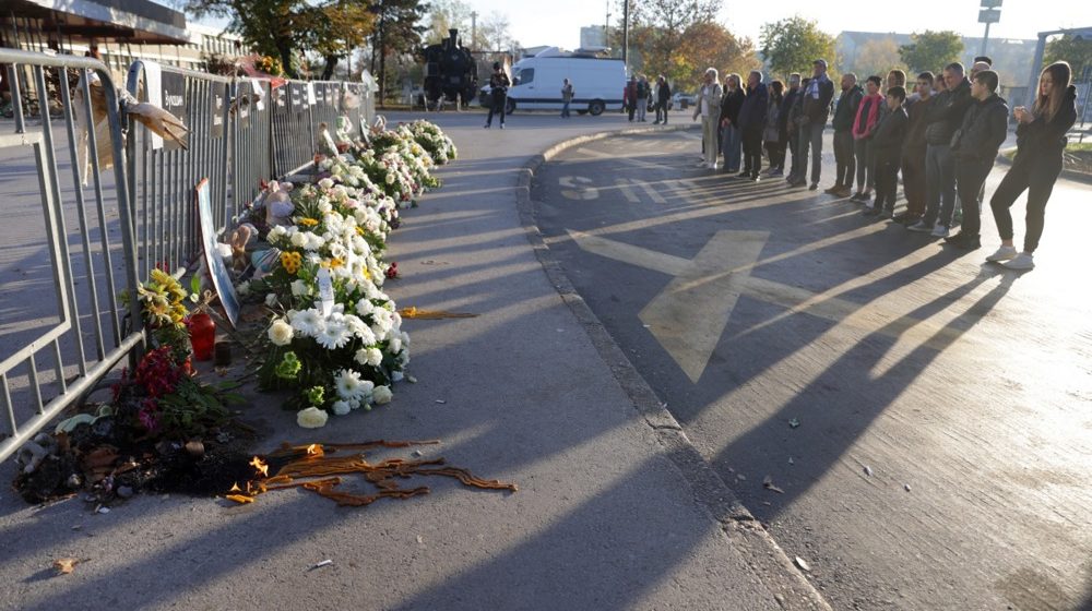Kako hrvatski mediji pišu o godišnjici tragedije u Novom Sadu 1