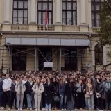Svi na ulice: Maturanti Prve kragujevačke gimnazije pozivaju na večerašnji protest na Đačkom trgu 9
