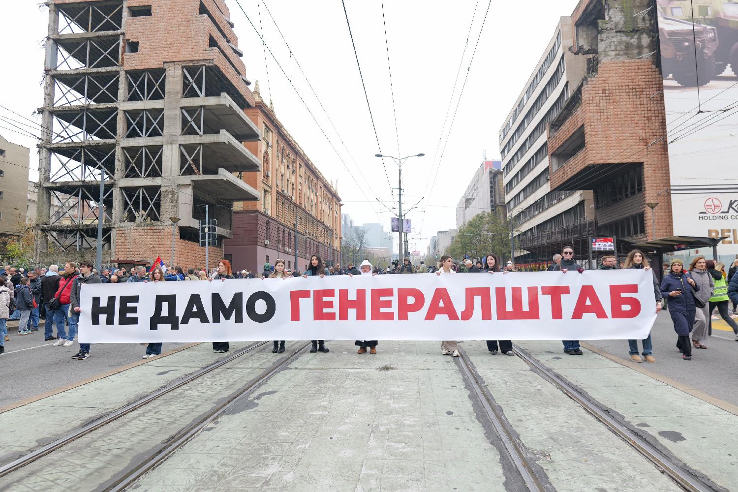 (FOTO) Kako je obeležen Dan primirja u Srbiji u slikama: Od polaganja venaca do crvene linije i živog zida 8