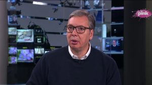 Predsednik Srbije Aleksandar Vučić kazao je danas da ga je Vojnobezbednosna agencija obavestila da je njegov jučerašnji razgovor sa Dijanom Hrka neovlašćeno sniman, ali da on nikoga neće goniti zbog toga pošto je ponosan na sve šta je tom prilikom izgovorio.