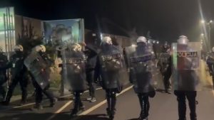 Lokalni izbori u Mionici, Negotinu i Sečnju protekli su kao i svi prethodni - sa brojnim prijavama izbornih nepravilnosti, potencijalne krađe glasova i uticaja na birače. Iako su na ovakvu nedemokratsku atmosferu navikli gotovo svi građani Srbije, posebnu pažnju je privuklo (ne)postupanje policije tokom izbornog dana.