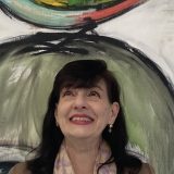 „Igračke govore više od reči“ – Selena Vicković o svojoj izložbi „Ide maca oko tebe…“ u galeriji Novembar 6