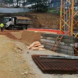 Investitoru uručeno rešenje, započeta hitna sanacija terena nakon urušavanja saobraćajnice u Kragujevcu 12