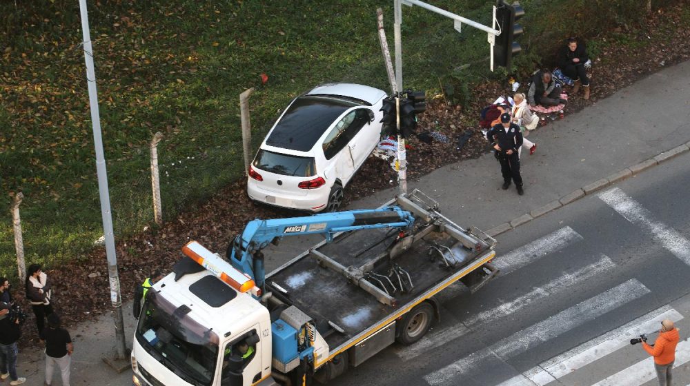 Na Banjici oborene dve žene na trotoaru, prevezene u Urgentni centar 1