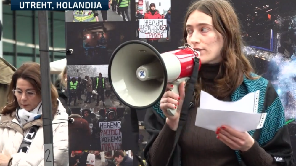 Srpska dijaspora se okupila u više od 60 gradova: U Utrehtu održana izložba fotografija povodom godišnjice pada nadstrešnice u Novom Sadu 1