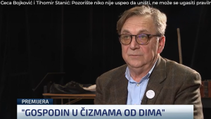 Zatvorena vrata Narodnog pozorišta nisu ućutkala glumce — naprotiv. Pozorišni prvaci Svetlana Ceca Bojković i Tihomir Tika Stanić poručuju da scena ostaje jedno od poslednjih mesta na kojem se sloboda živi, a ne samo izgovara. Kažu da pozorište nije moguće ugasiti pravilnicima ili silom, jer je ono žilava i uporna forma zajedništva – naročito u trenucima kada se društvo lomi.