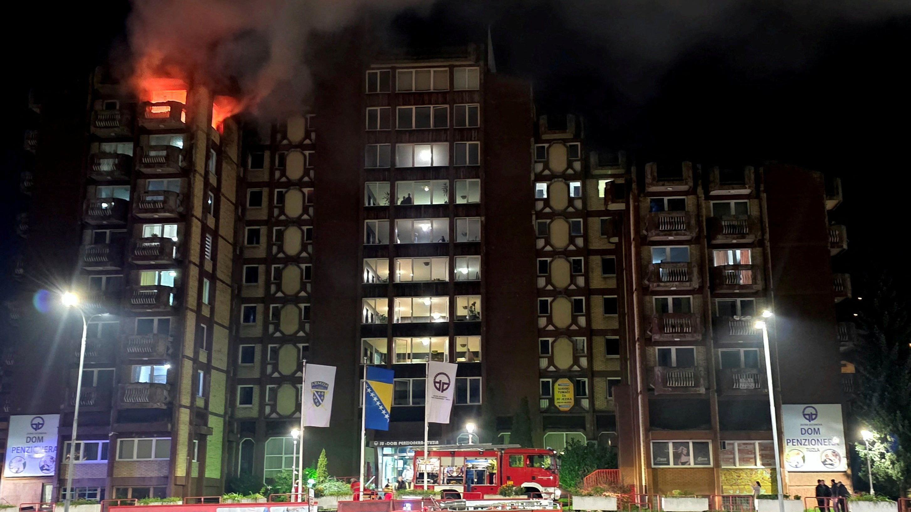 Najmanje 11 mrtvih u požaru u Domu penzionera u Tuzli, ostavka direktora 1 požar u domu penzionera u tuzli, požar u tuzli