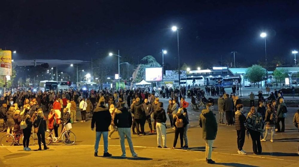 Završena blokada autobuske stanice u Novom Sadu, okupljeni otišli da pruže podršku Jaćimoviću 11