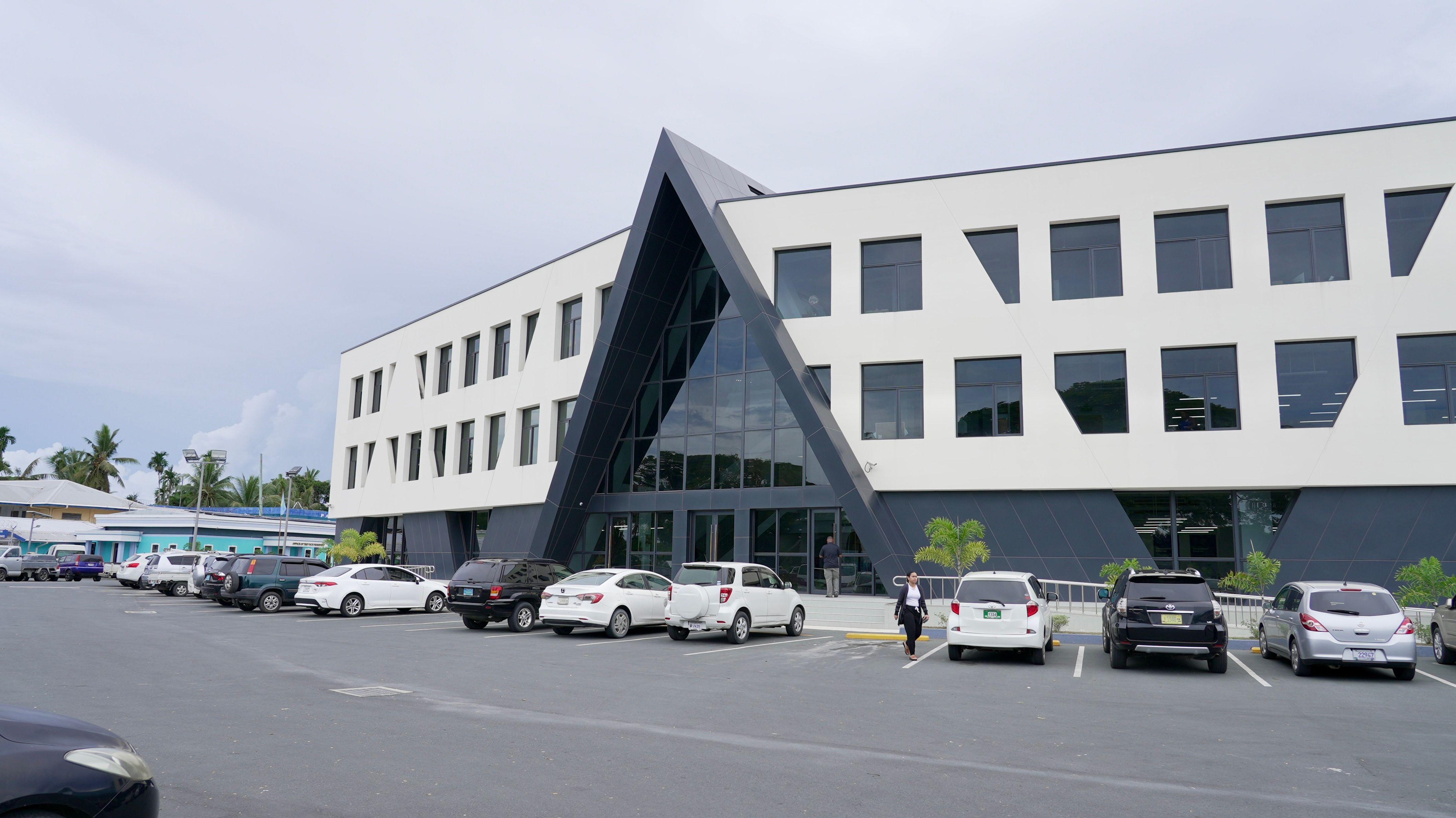 Egzotični pacifički arhipelag Palau u sendviču interesa velikih sila 4 „One Stop Shop“, zgrada vlade u Palauu, koju je donirao Tajvan