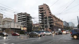 Beograd priprema izmenu Plana generalne regulacije koji bi javno zemljište i ključne gradske prostore lako mogao prevesti u privatno vlasništvo, dok bi škole, parkovi i infrastruktura izgubili javnu namenu i postali dostupni investitorima, piše danas portal Birn.rs.