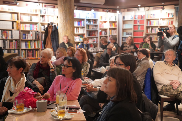 "Lakše je kada se muka podeli sa nekim": Aleksandar Stanković predstavio novu knjigu "F32" 3