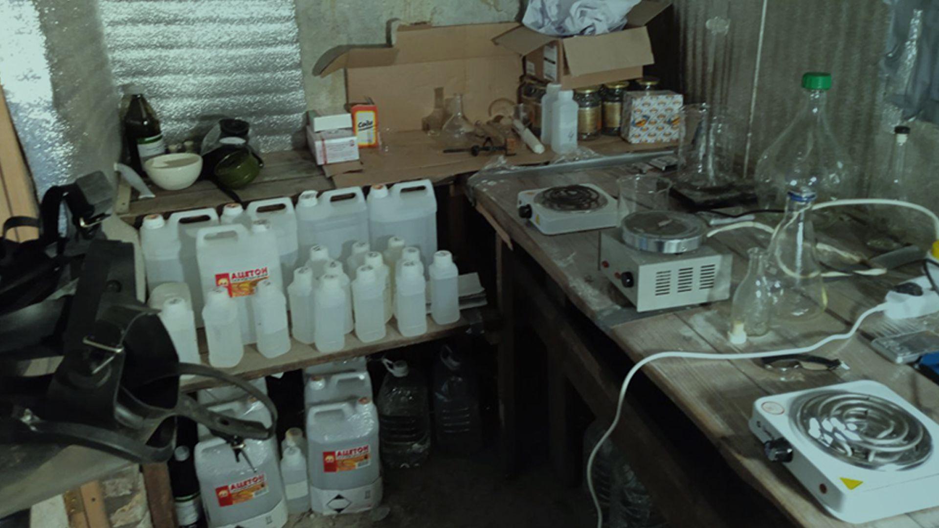 Maksimova laboratorija za proizvodnju mefedrona
