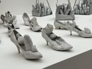 U svetu koji se neprestano menja, tačkice ponavljanja japanske umetnice su nit koja smiruje: Danas na izložbi Jajoi Kusame u Bazelu 6