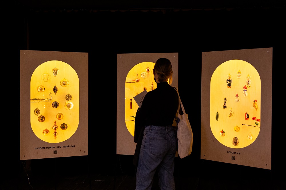 Češka božićna čarolija u Beogradu: Tradicija, rukotvorine i jedinstveni stakleni ukrasi iz Češke 1