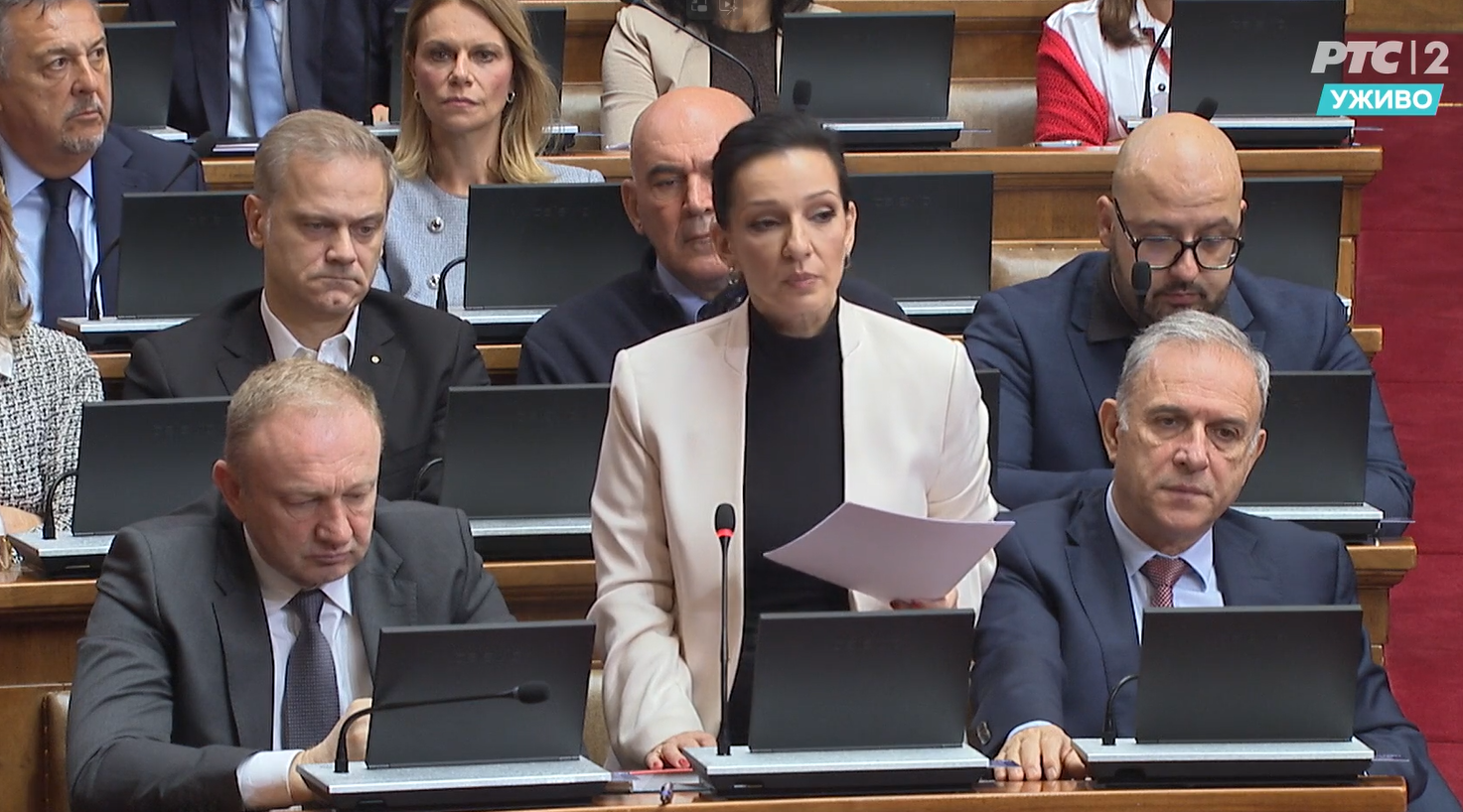 Završen rad Skupštine za danas, nastavak sutra ujutru, u 10 časova: Dijana Hrka i dalje štrajkuje glađu ispred 10 Završen rad Skupštine za danas, nastavak sutra ujutru, u 10 časova: Dijana Hrka i dalje štrajkuje glađu ispred 9