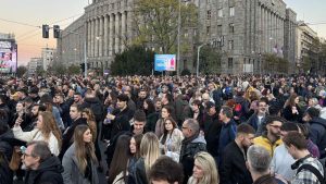 Arhiv objavio: Koliko ljudi je juče bilo na skupu SNS, a koliko da podrži Hrku? 1