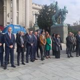 UŽIVO Skupština zaseda dok Dijana Hrka štrajkuje ispred: Opozicija odala poštu stradalima, Grbović pita za čiji račun je prisluškivana Ana Oreg 5