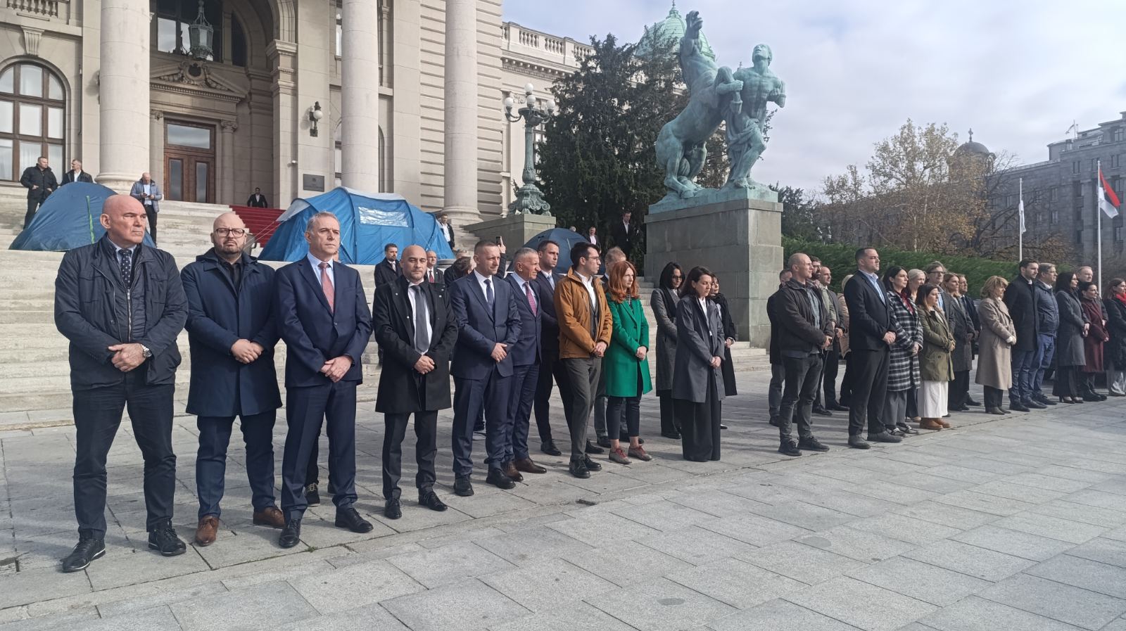 Da li SNS pomera skup iz Novog Sada za Beograd? Opozicija tvrdi da će im se odluka u tom slučaju obiti o glavu 6