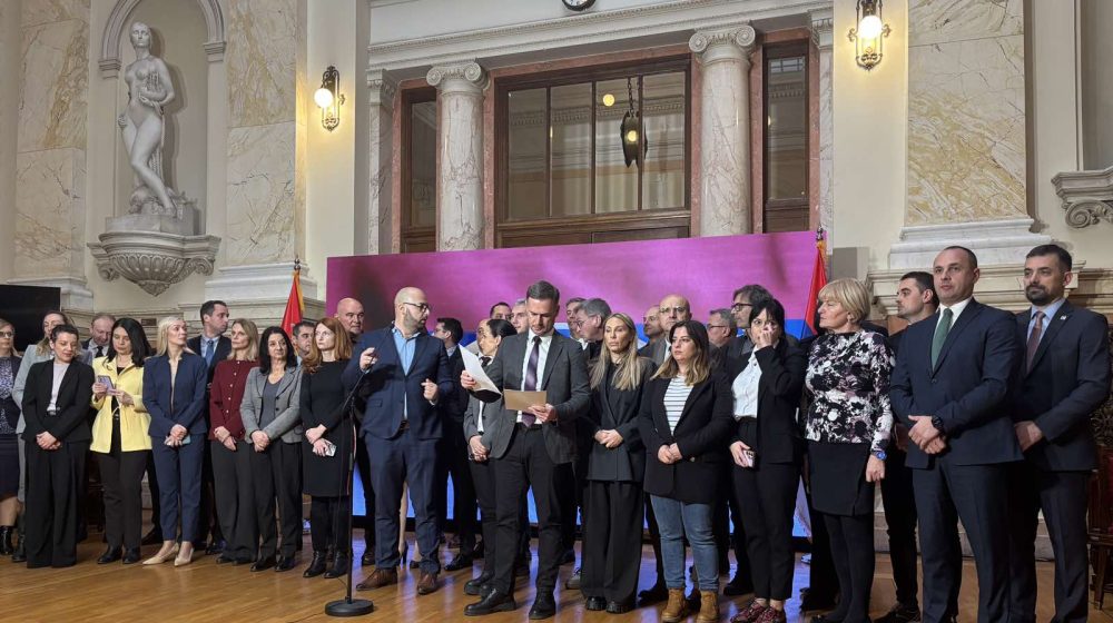 Poslanici opozicije posle incidenta: Brnabić nam je obećala da ćemo moći da uđemo u Skupštinu na glavni ulaz 1